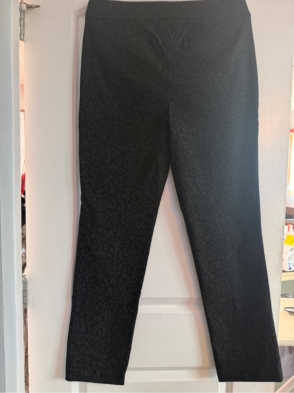 Croft and Barrow Women’s Black Leopard-Print pull on Pants 14 long.